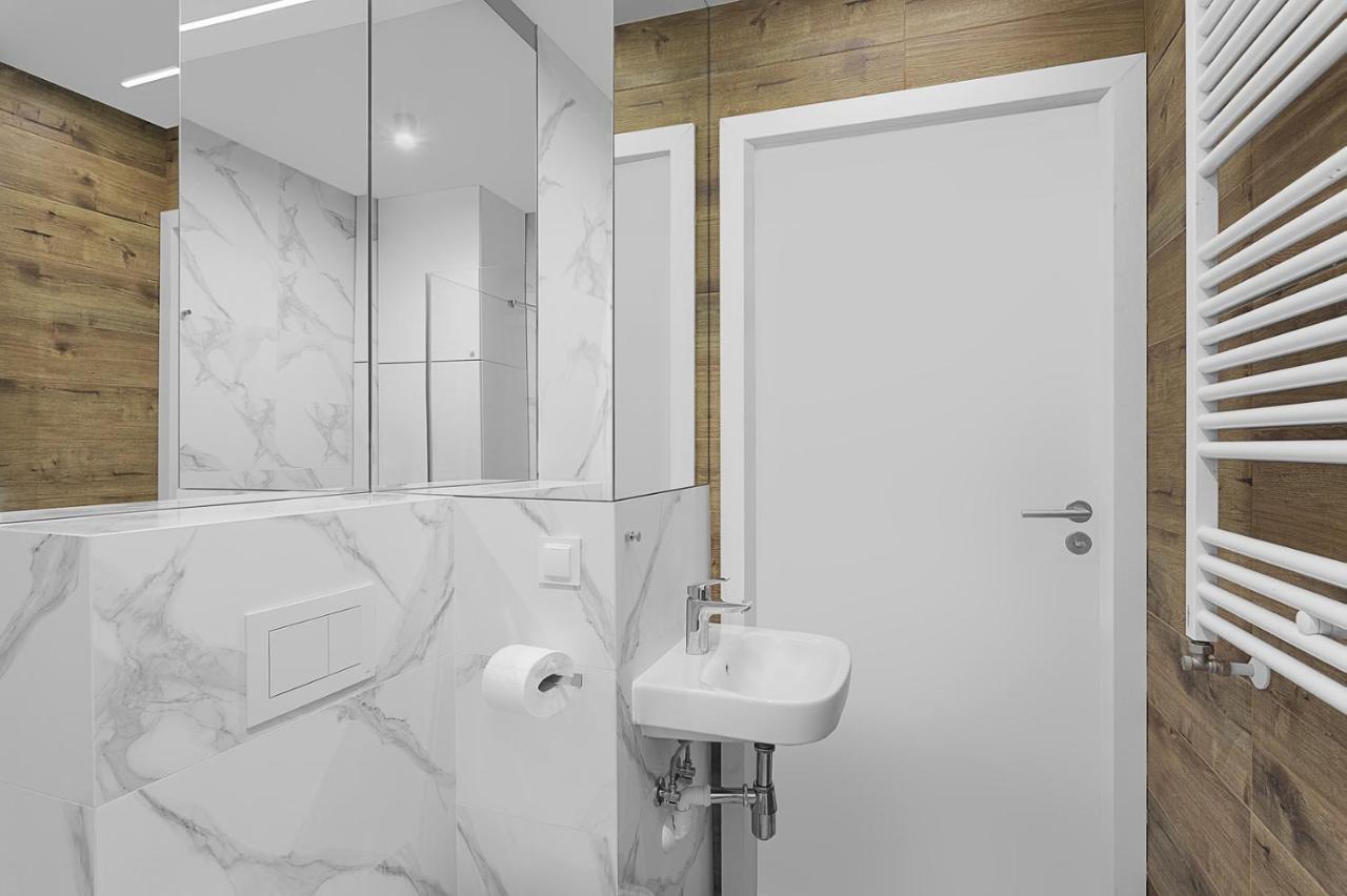Enes Apartments Legnicka Street A فروتسواف المظهر الخارجي الصورة